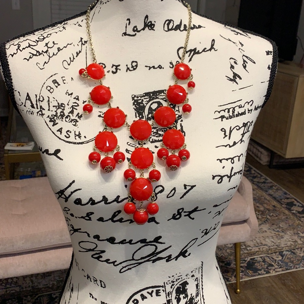 Five Beautiful statement necklaces - Picture 3 of 8